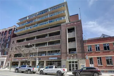 Condo Apartment in Toronto
