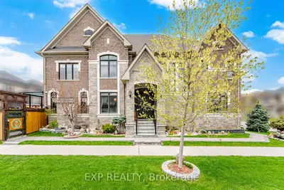 Detached in Whitby