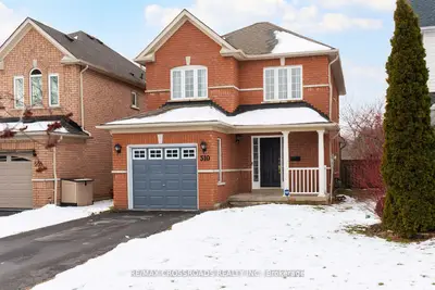 Detached in Whitby