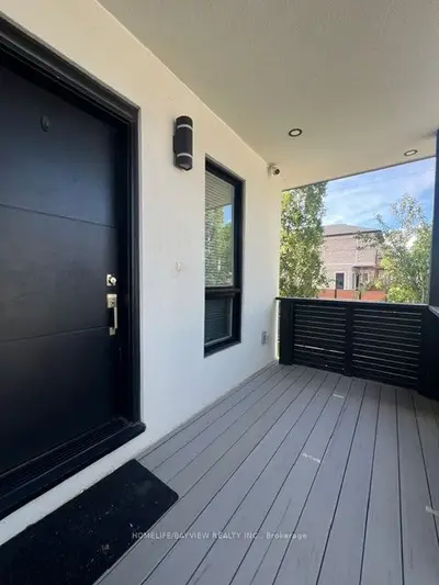 Triplex in Toronto