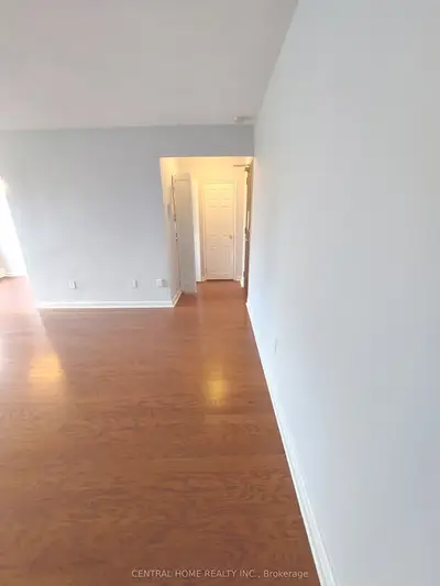 921 Midland Avenue 504, Toronto, On M1k 4g2