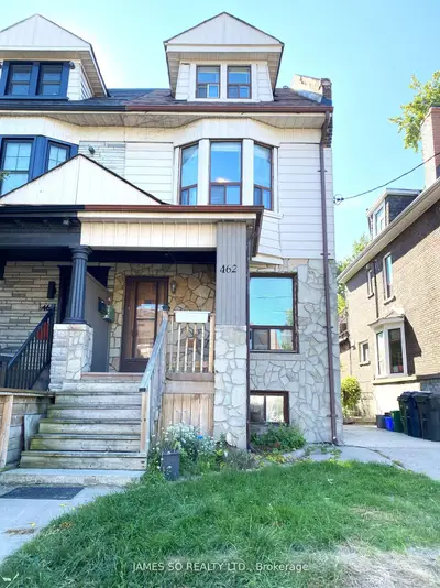 Duplex in Toronto