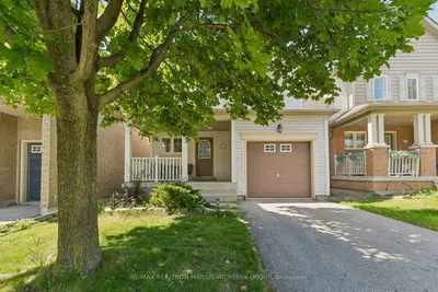 Detached in Oshawa