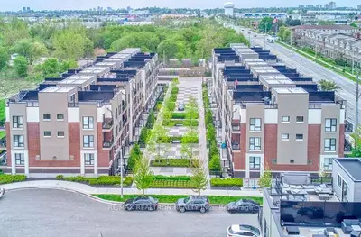 Condo Townhouse in Toronto