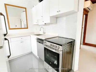 98 Woodycrest Avenue #upper, Toronto, On M4j 3a9