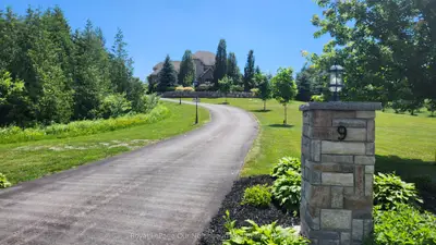 9 Powers Court, Clarington, On L0b 1m0
