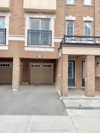 Condo Townhouse in Oshawa