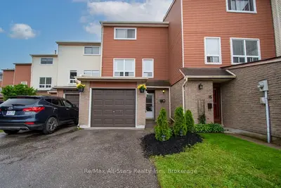72 Martin Road 16, Clarington, On L1c 3n3