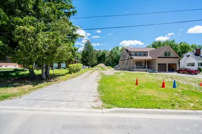 21 Eastwood Avenue N, Oshawa, On L1g 3y5
