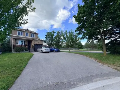 Detached in Oshawa