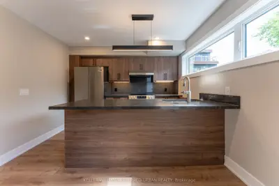 352 Jones Avenue 5, Toronto, On M4j 3g3