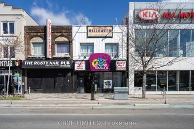 2208 Danforth Avenue, Toronto, On M4c 1k3