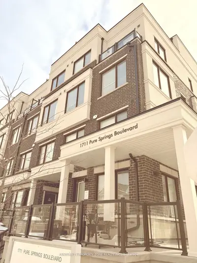Condo Townhouse in Pickering