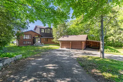 Detached in Scugog