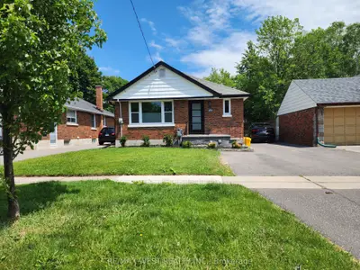 Detached in Oshawa