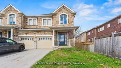 Att/Row/Townhouse in Pickering