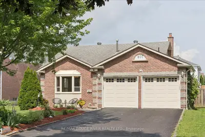 Detached in Whitby