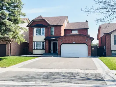 Detached in Oshawa