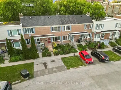 740 Kennedy Road 49, Toronto, On M1k 2c5