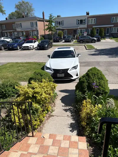740 Kennedy Road 49, Toronto, On M1k 2c5
