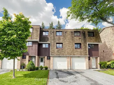 Condo Townhouse in Pickering