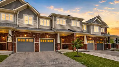 Att/Row/Townhouse in Oshawa