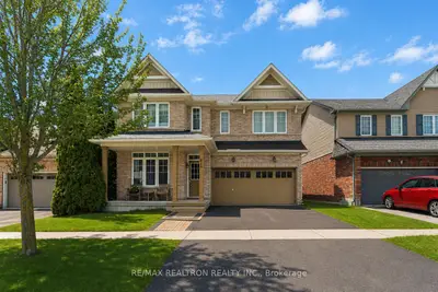 Detached in Oshawa