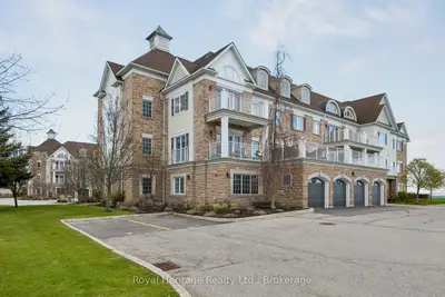 Condo Apartment in Clarington
