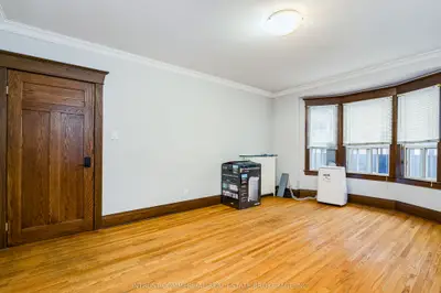 1852 Danforth Avenue 2, Toronto, On M4c 1j4