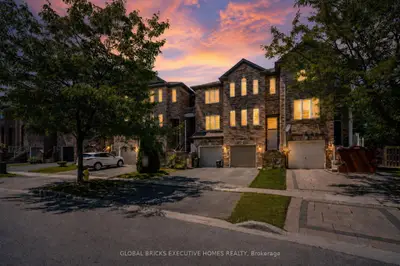 124 Conn Smythe Drive, Toronto, On M1j 3p5