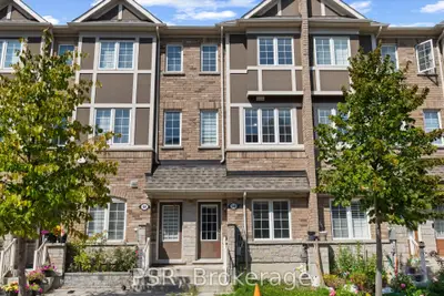 Att/Row/Townhouse in Toronto