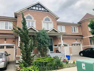 Att/Row/Townhouse in Ajax