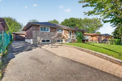 Detached in Oshawa