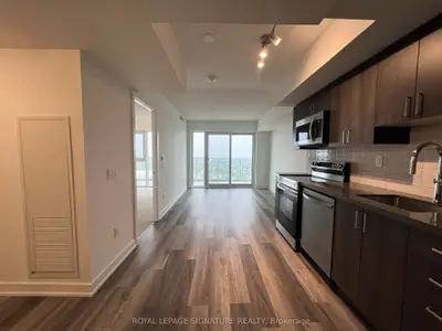 Condo Apartment in Pickering