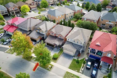 8 Lampman Drive, Toronto, On M1e 5l1