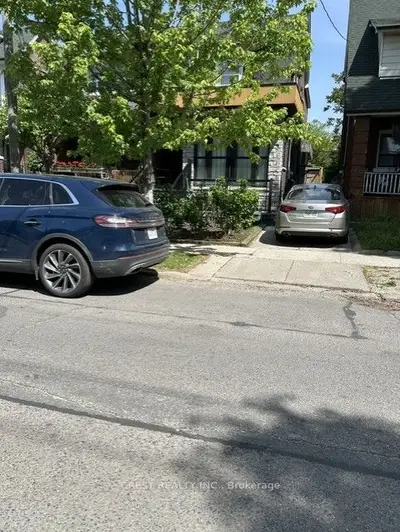 476 Strathmore Boulevard N, Toronto, On M4c 1n7