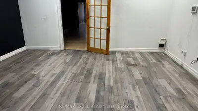55 Nugget Avenue 214, Toronto, On M1s 3l1