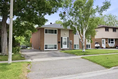 Duplex in Oshawa