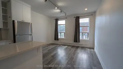 2199 Gerrard Street E 4, Toronto, On M4e 2c6