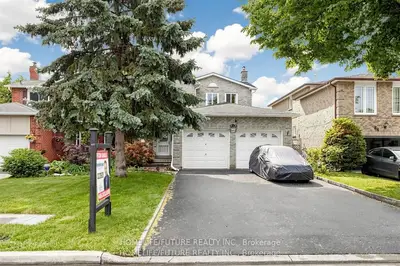 86 Halfmoon Square, Toronto, On M1c 3v3