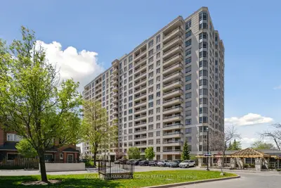 Condo Apartment in Pickering