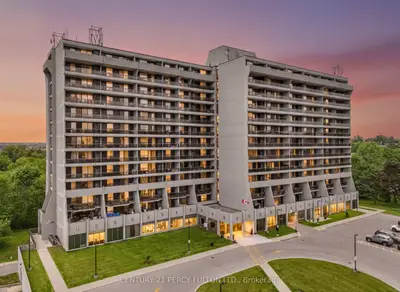Condo Apartment in Ajax