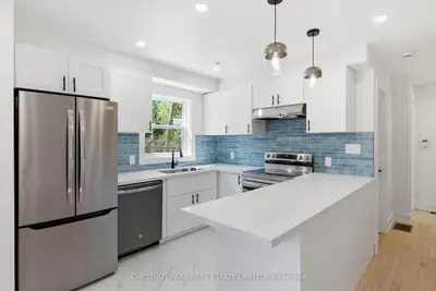Att/Row/Townhouse in Toronto