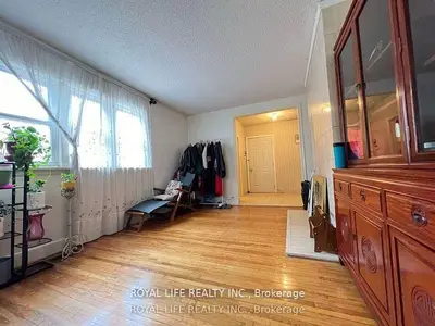 33 Agincourt Drive, Toronto, On M1s 1m5
