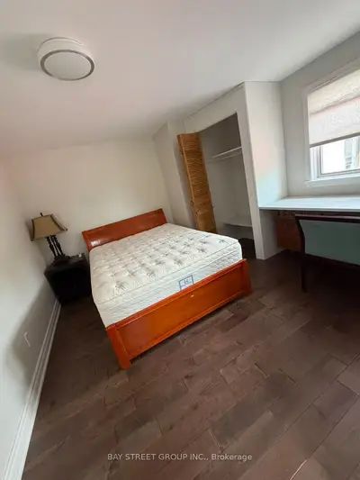 19 Dunsfold Drive 3, Toronto, On M1b 1t5