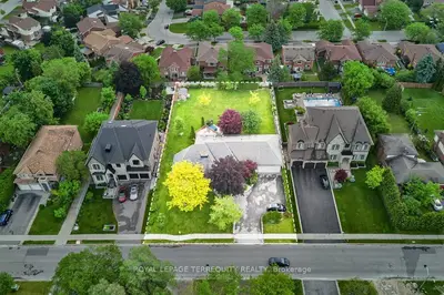 1449 Rosebank Road, Pickering, On L1v 1p3