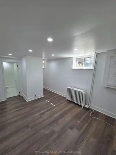 214 Clonmore Drive, Toronto, On M1n 1y1