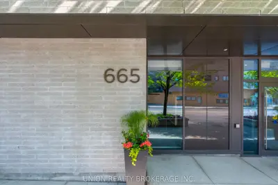 Condo Apartment in Toronto