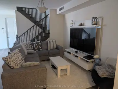 1148 Dragonfly Avenue 207, Pickering, On L1x 0h5