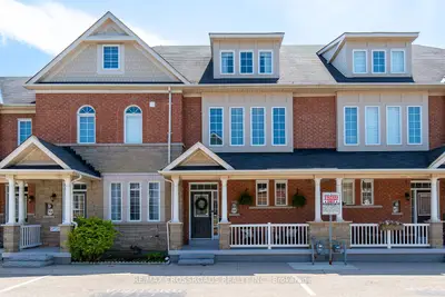 Condo Townhouse in Ajax